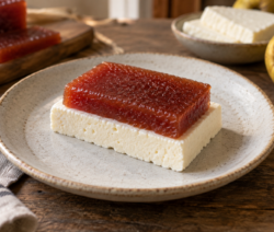 Postre vigilante de queso y membrillo