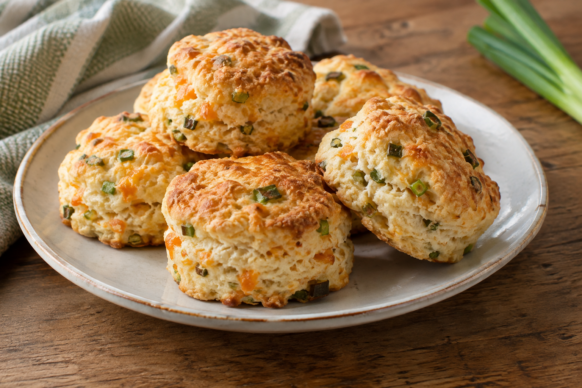 Scones salados de queso y verdeo
