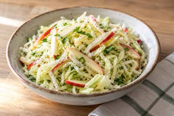 Ensalada de repollo y manzana