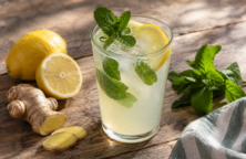 Limonada de menta y jengibre
