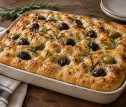 Focaccia de romero y aceitunas